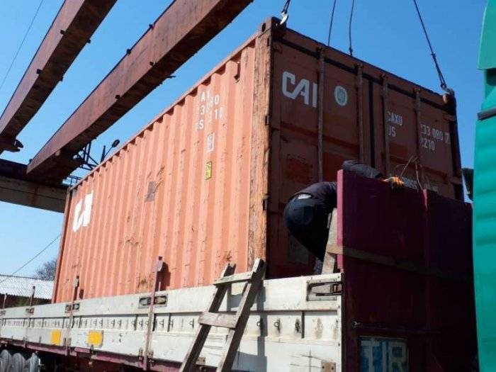 Транспортировка 20-ти футовых контейнеров с производства